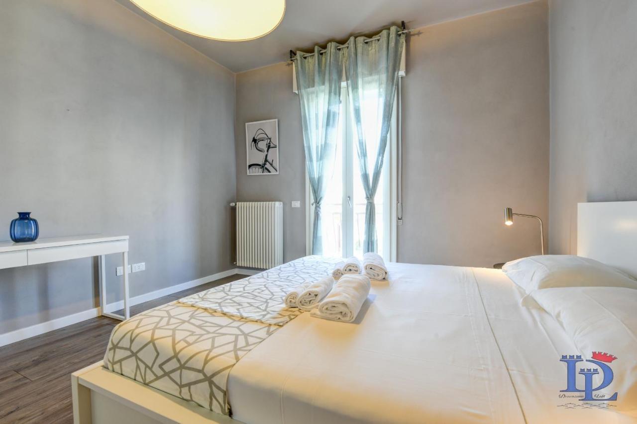 Desenzanoloft Official Partner Marriott Homes & Villas - Bacco Family Apartment Desenzano del Garda Buitenkant foto